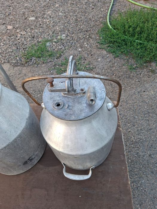 Продам бидоны,ящик все из алюминия