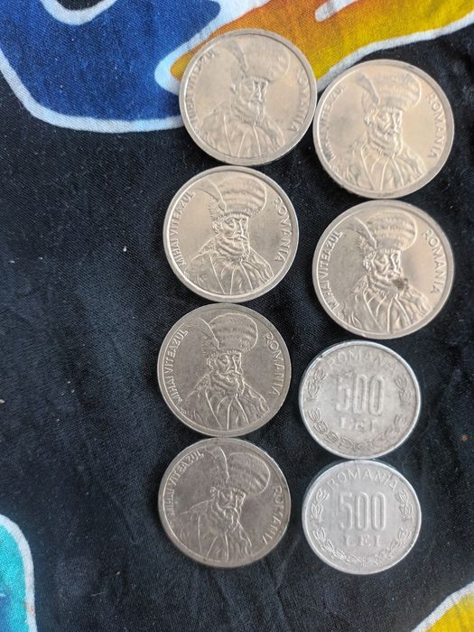 Vand monede de 100 LEI 4000 per bucata