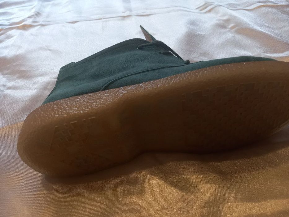 Срочно, новые стильные, импортные женские, замшевые ботинки!