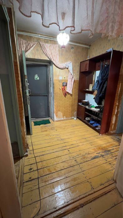 Кибрай байткурган  2 комнатная 77я серия кирпичный дом