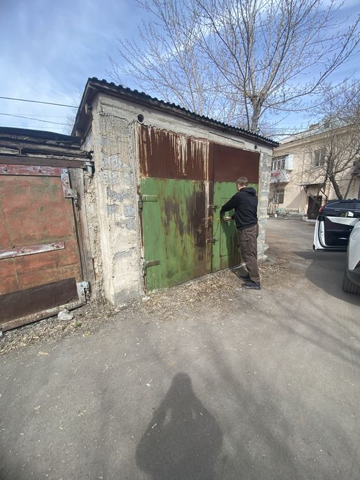 Гараж в центре прихатинска