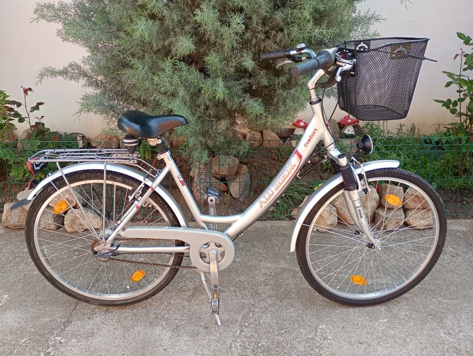 Bicicletă damă DIAMANT,roti 26,cu 3 vit Nexus,frână picior !