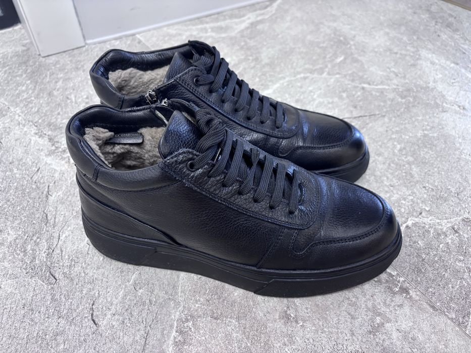 Продам зимние ботинки