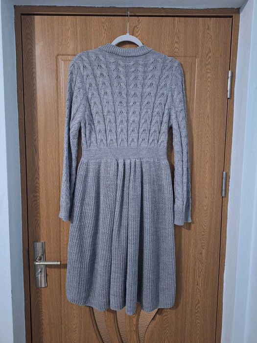 Rochie gri, crosetata, marimea XL, cu pliuri