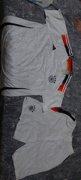 Продам новый мужской спортивный комплект