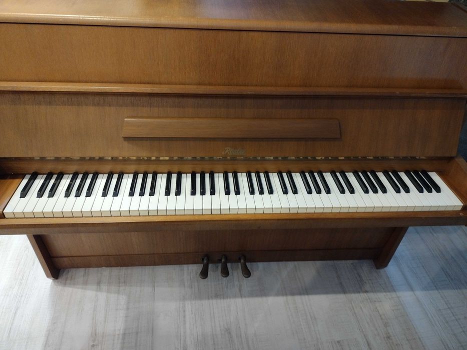 Vând Pianină Rosler