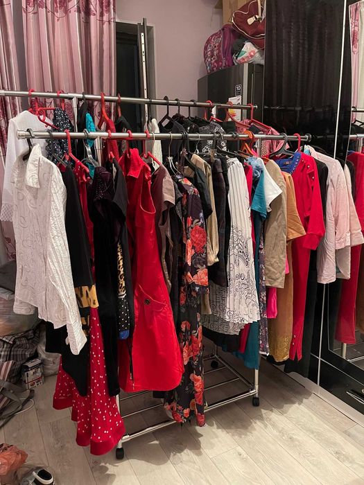 Одежда для взрослых и детей, обувь