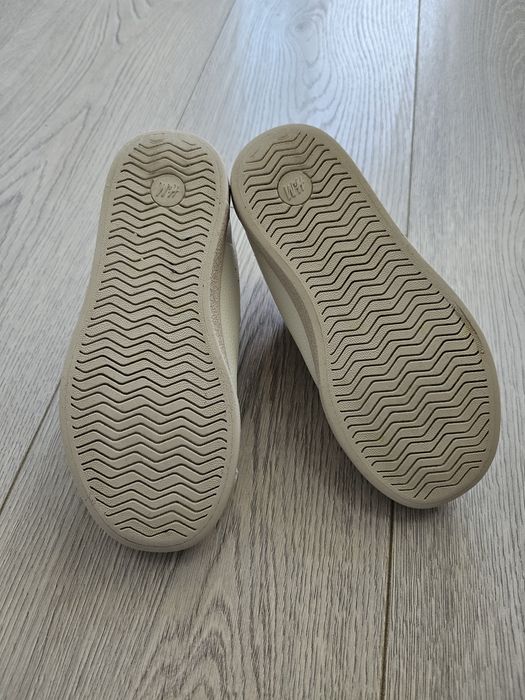 Adidași H&M pentru fetițe