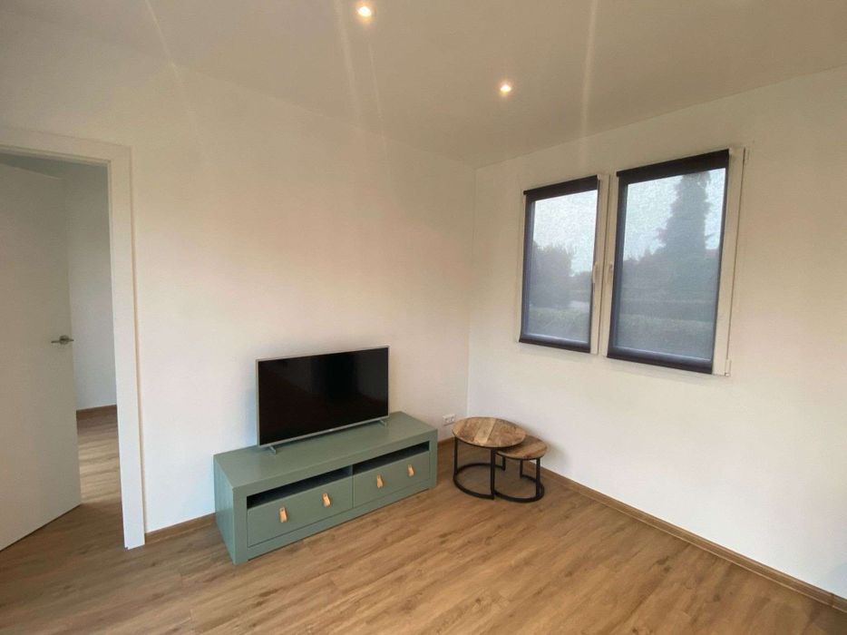 De vânzare are dormitor bucătărie și birou