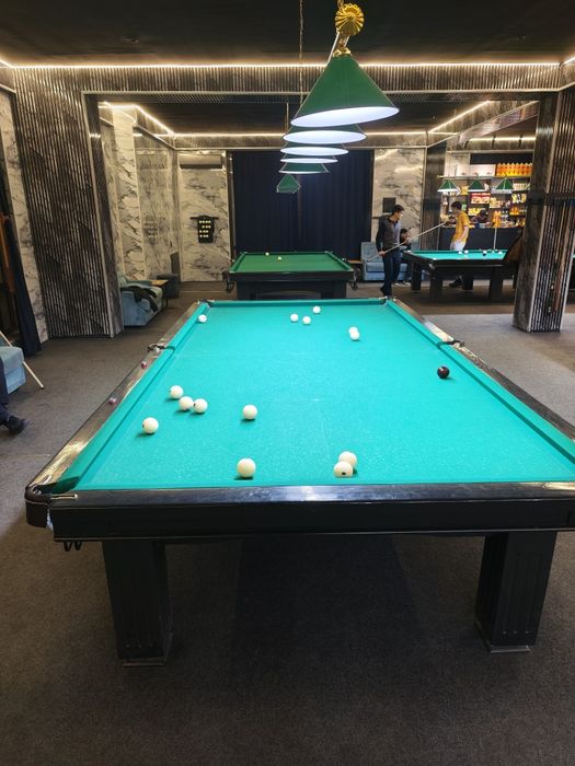 Бильярдный стол сотилади