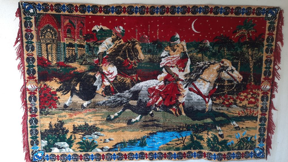 Carpetă " Răpirea din Serai". Are 25 de ani. Este impecabilă.