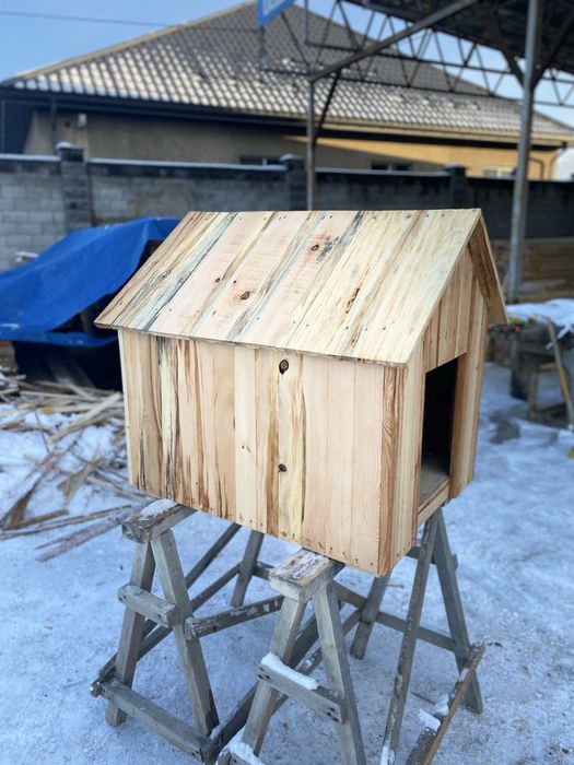 Собачья будка из дерева