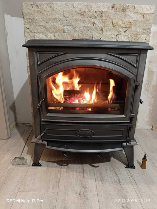 Чугунена камина печка на дърва!