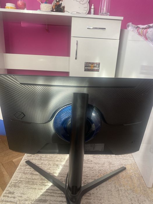 Монитор 60.3 см.