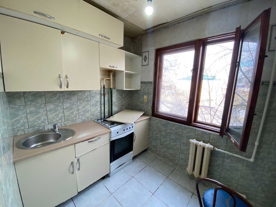 Продам 2 комнатную пед колледж