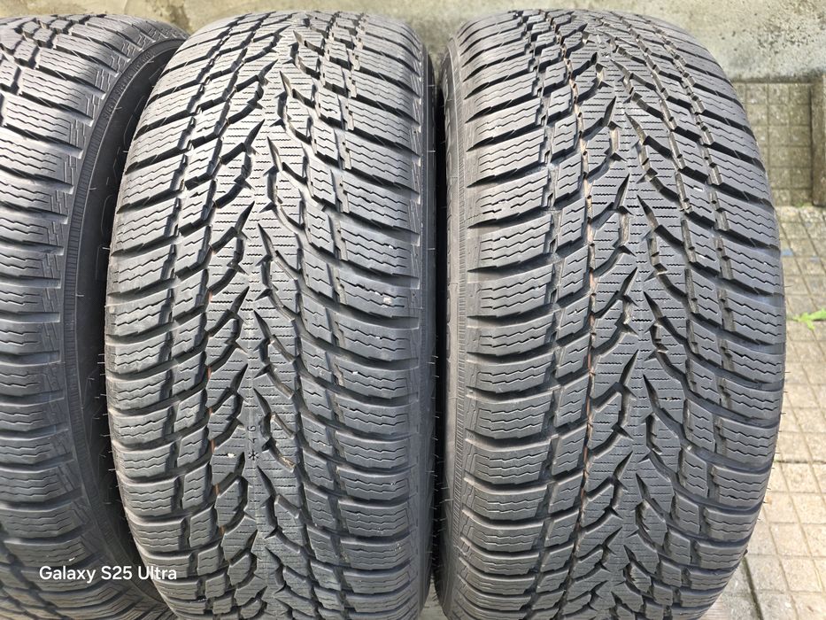 4бр. зимни гуми 215/55/17 Nokian
