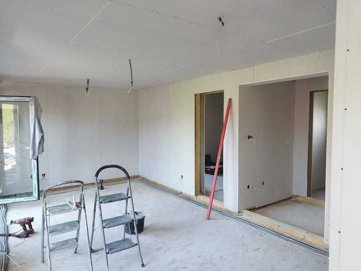 Casa, Garaje Auto, Containere pe structura metalica si panou sandwich