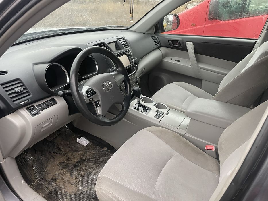 Toyota  highlander 3,5, automata, cum se vede in poza, si VW Touareg