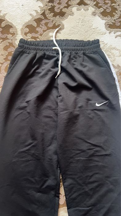 Pantaloni de trening noi