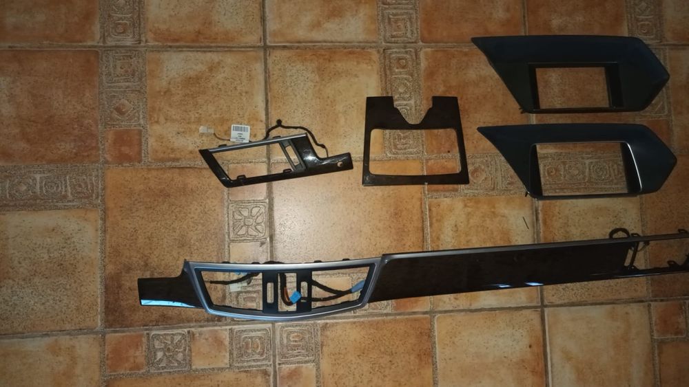 Piese auto,trimuri auto mercedes e classe