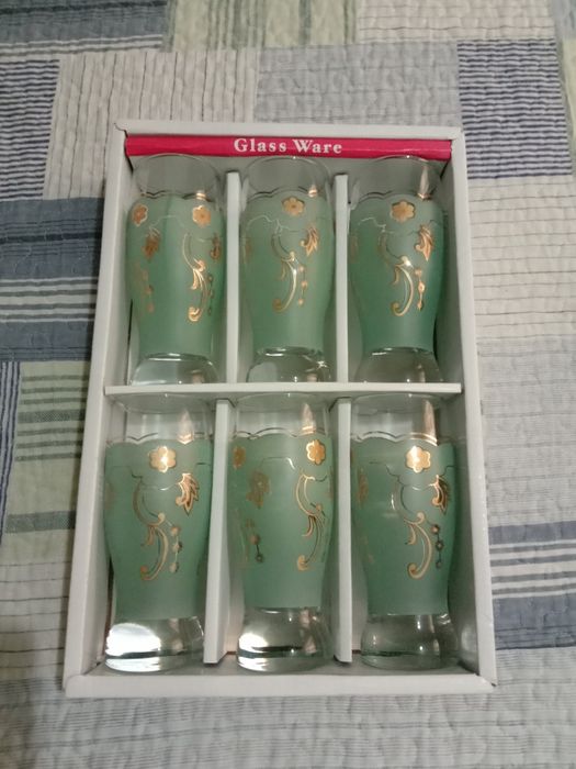 Праздничные бокалы,Комплект посуды, графин и стаканы и овощерезка