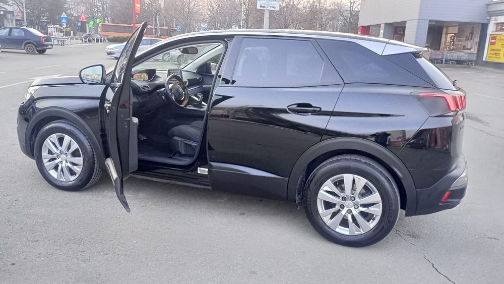 Peugeot 3008/ 2019 / 1.5 BlueHdi/ 131 cp/Line asisst /Navi/ Led/