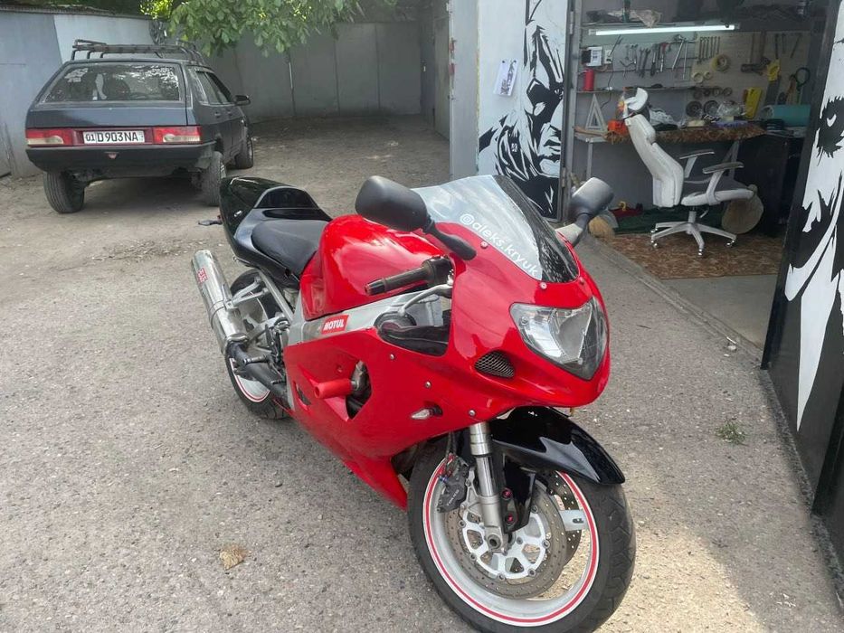 Продаётся Спортбайк suzuki GSX-r K2 750
