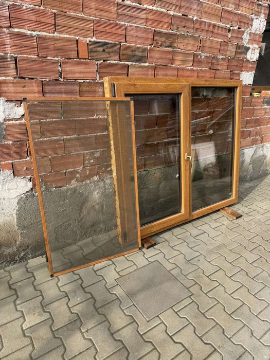 ПВЦ  Дограма Златен Дъб+ Комарник  161/135см