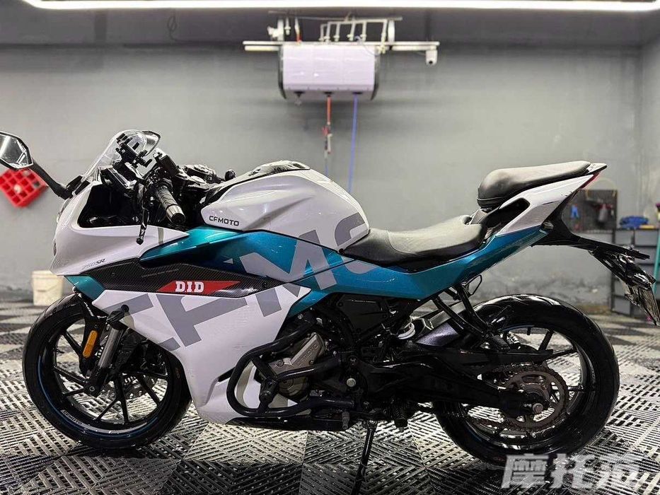 CFMoto 250SR 2021 • 10800 км • Яхши ҳолат
