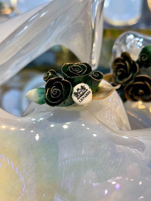 Сервиз декоративный на золотой подставке