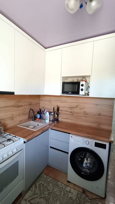 Продам двух комнатную квартиру