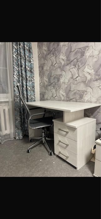 Продам стол и кресло