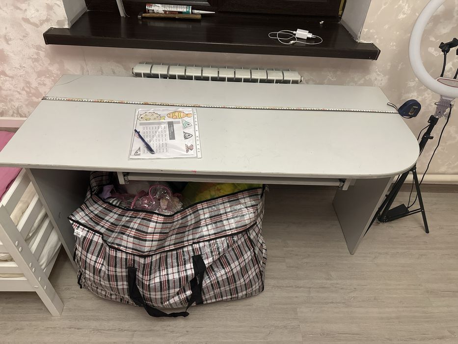 Продам стол компьютерный