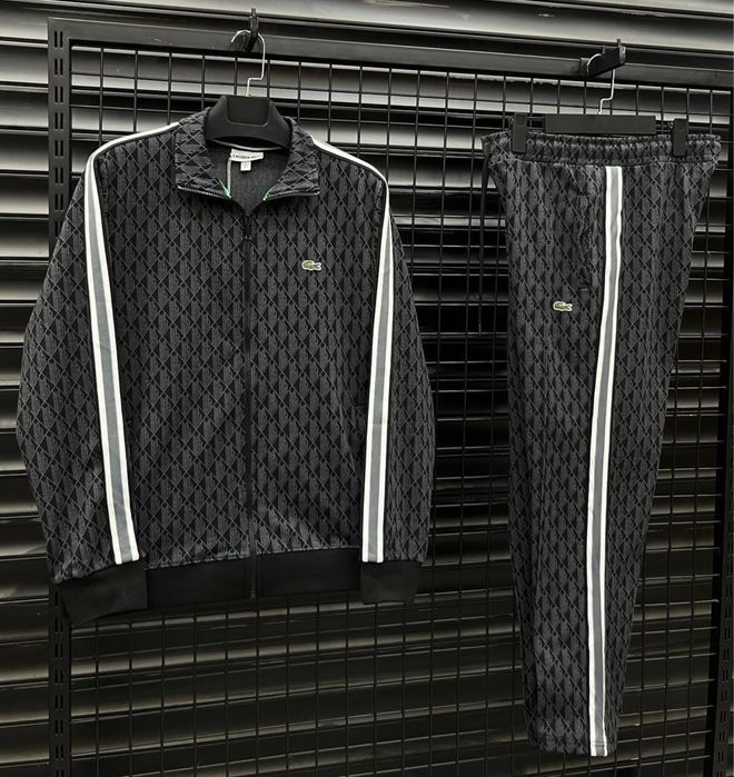Trening Barbati Lacoste Negru!