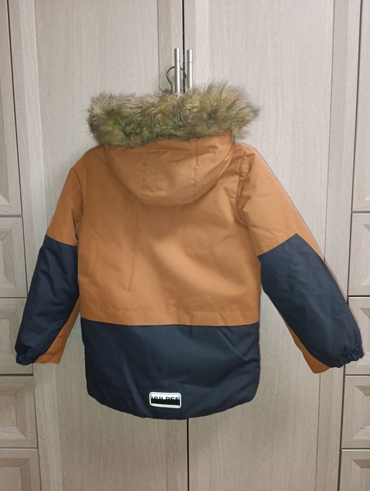 Продам зимнюю куртку для мальчика