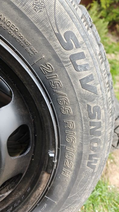 Jante tabla R16 și Cauciucuri M-S Dacia Duster