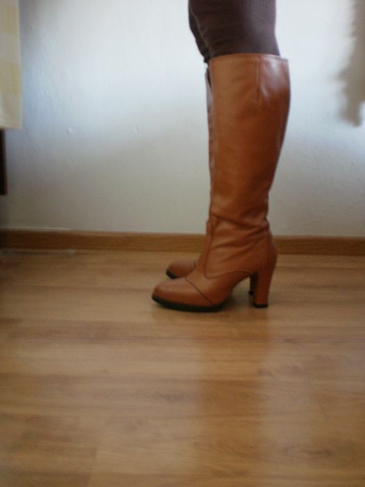 Продам сапоги женские весна-осень из натуральной кожи