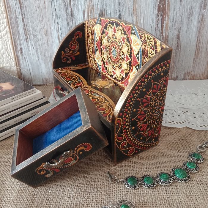 Шкатулка ручной работы.