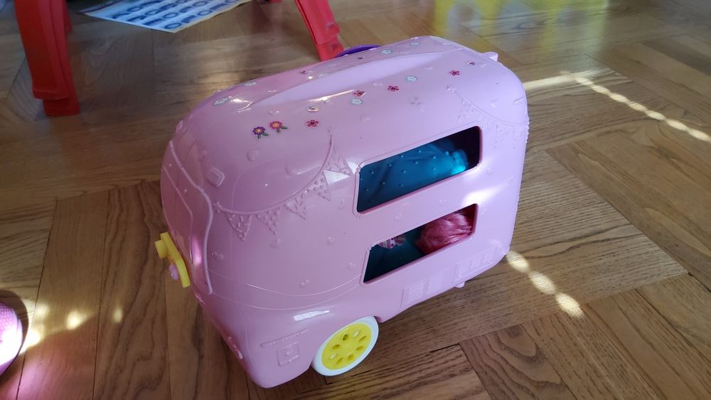 Манекен barbie + Краваната на Челси и  вила за домашни любимци BARBIE