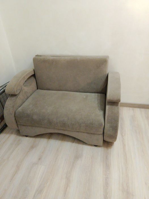 Диван раздвижной,