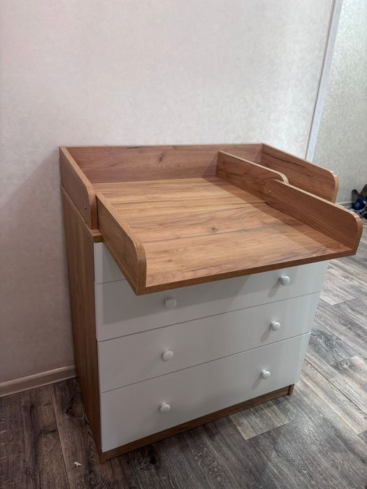 Продаю пелинальный стол