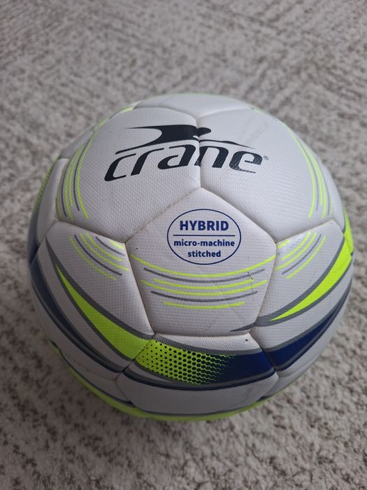 Minge fotbal Crane.