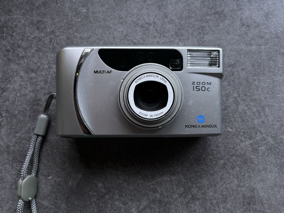 Minolta zoom 150 c aparat foto pe film