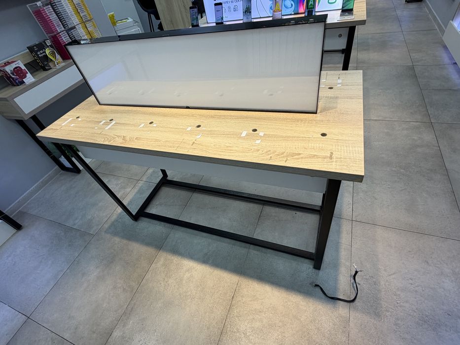 Продается стол, стойка