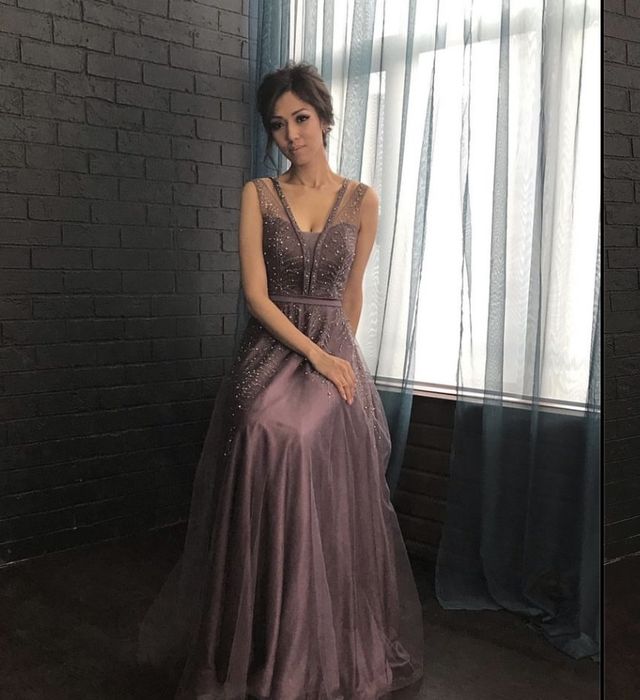 Платье в камнях.