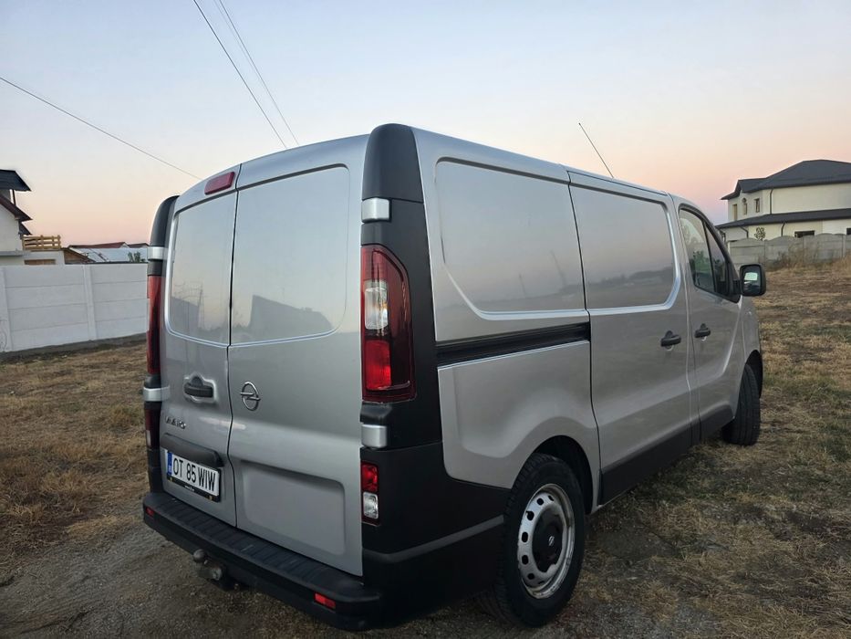Opel Vivaro, usi pe toate lateralele