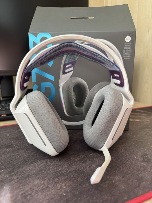 Продам наушники Logitech G733