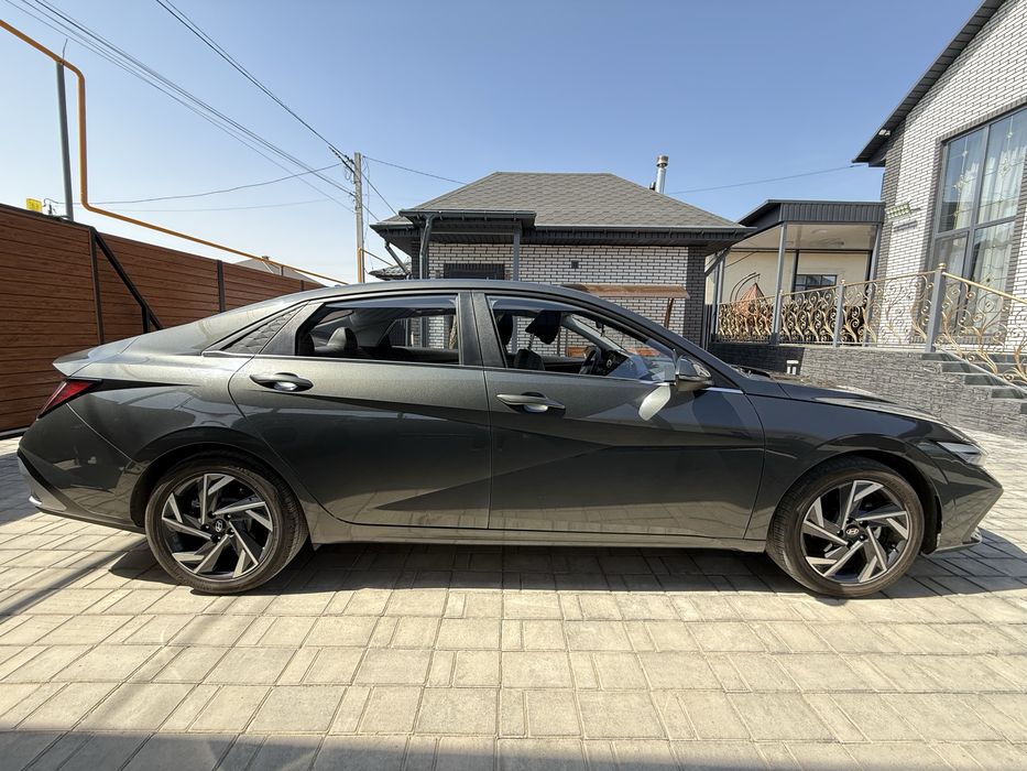 Hyundai Elantra 2024 Luxe