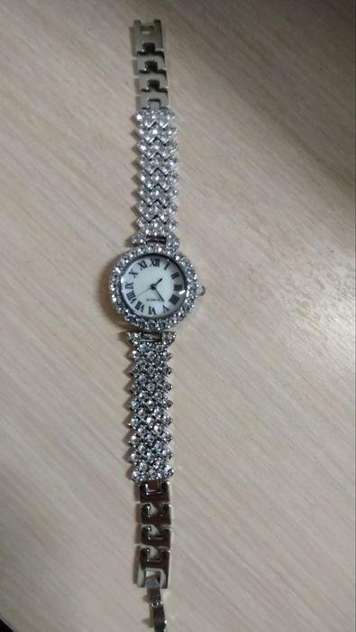 Часы ручные красивые