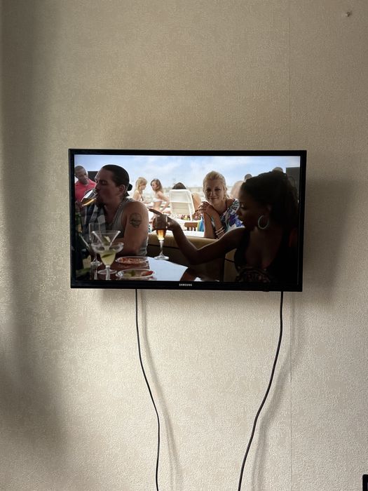 Продам телевизор Samsung 32